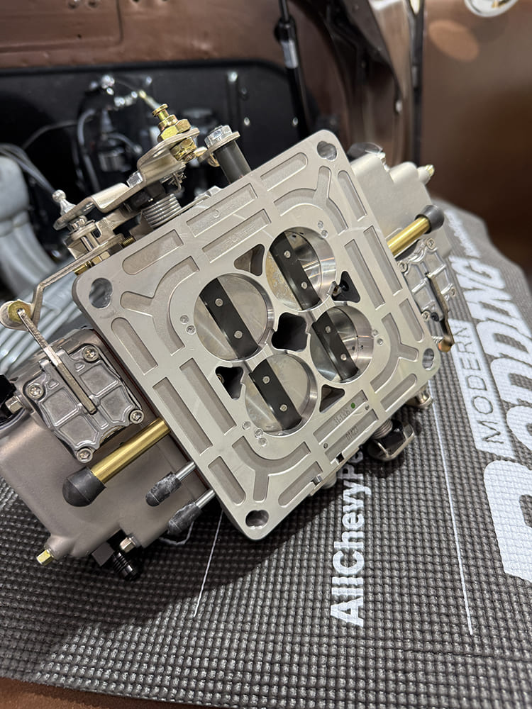 06 edelbrock vrs415 650cfm pn 1306 billet body classic red logo