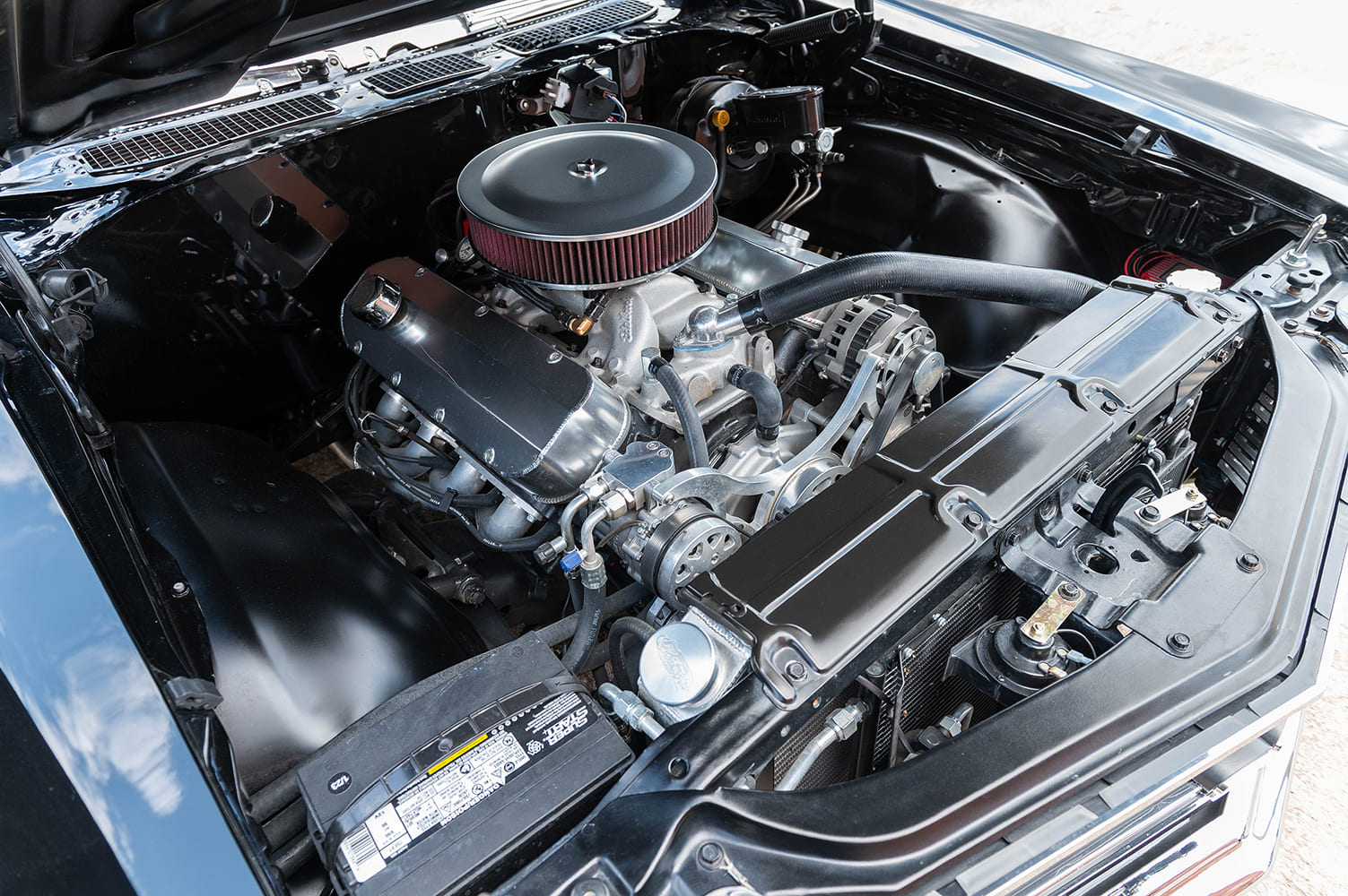 07 1971 Chevelle engine bay high performance V8 round performance air cleaner polished components