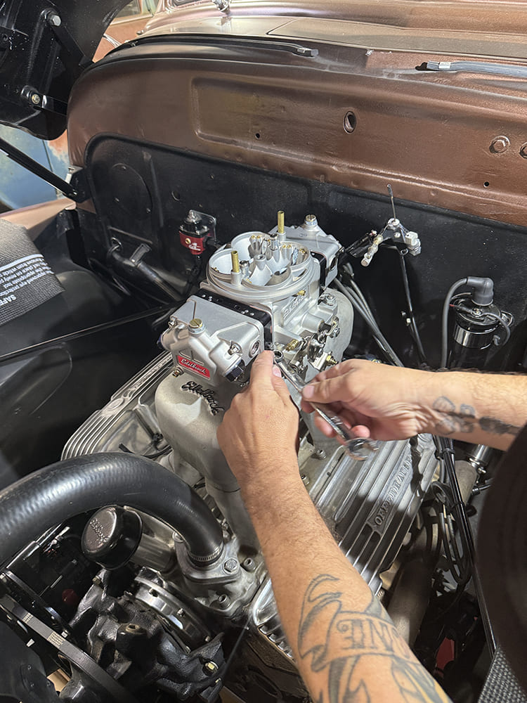 07 edelbrock vrs415 installed dual carb offenhauser tunnel ram polished finish