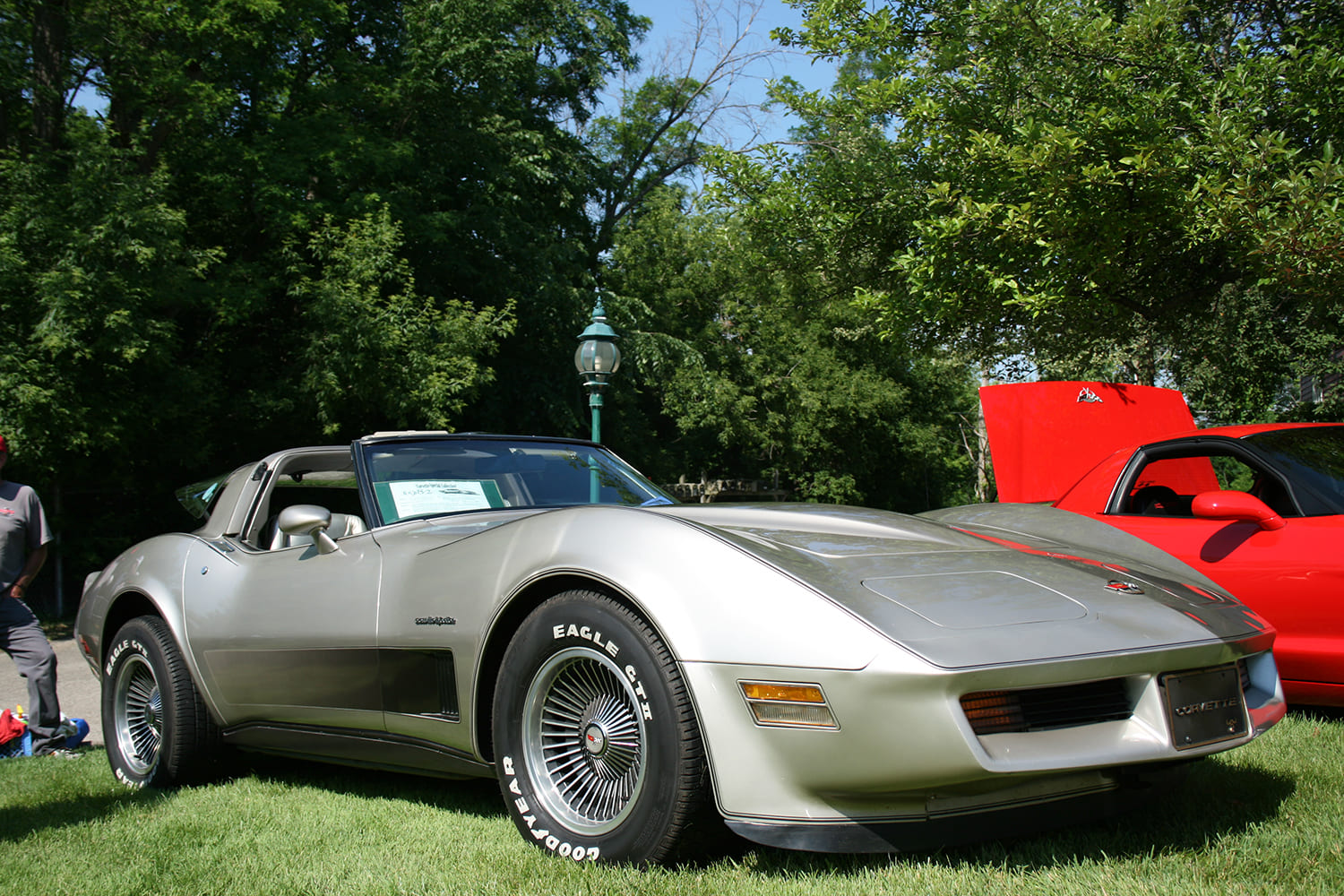 09 1982 corvette silver collector edition cross fire injection coupe
