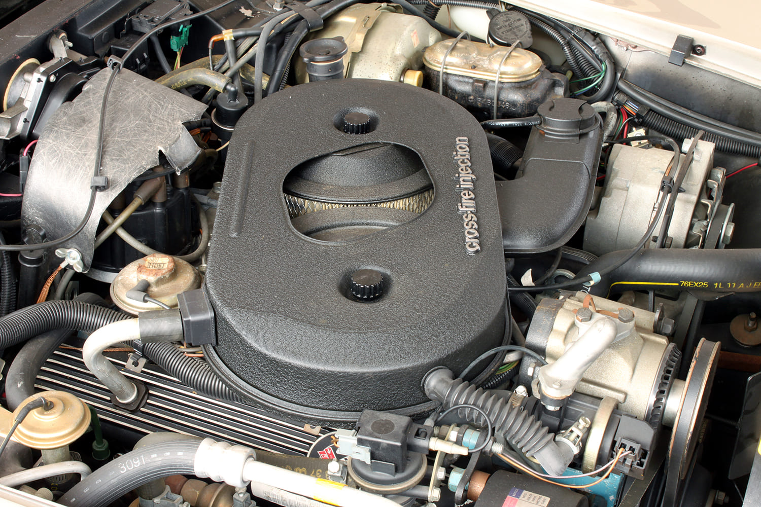 10 1982 corvette cross fire injection engine bay twin throttle body