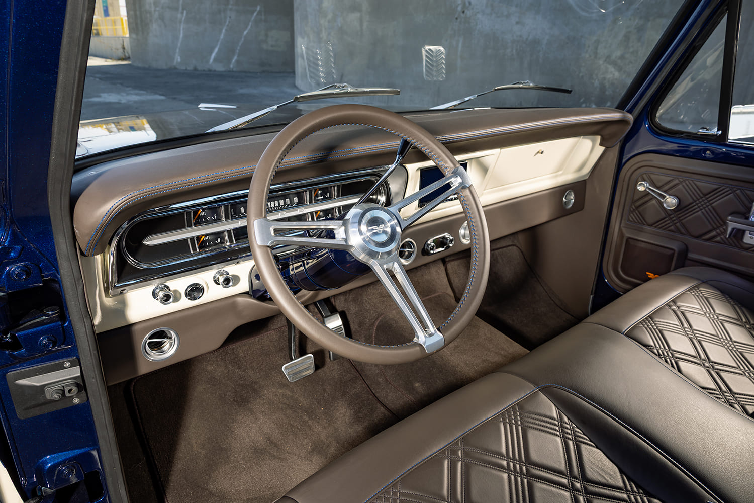 11 1967 Ford F100 custom upholsterey and dash interior