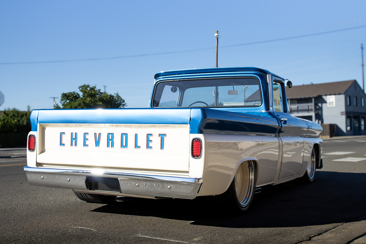 61 apache tailgate