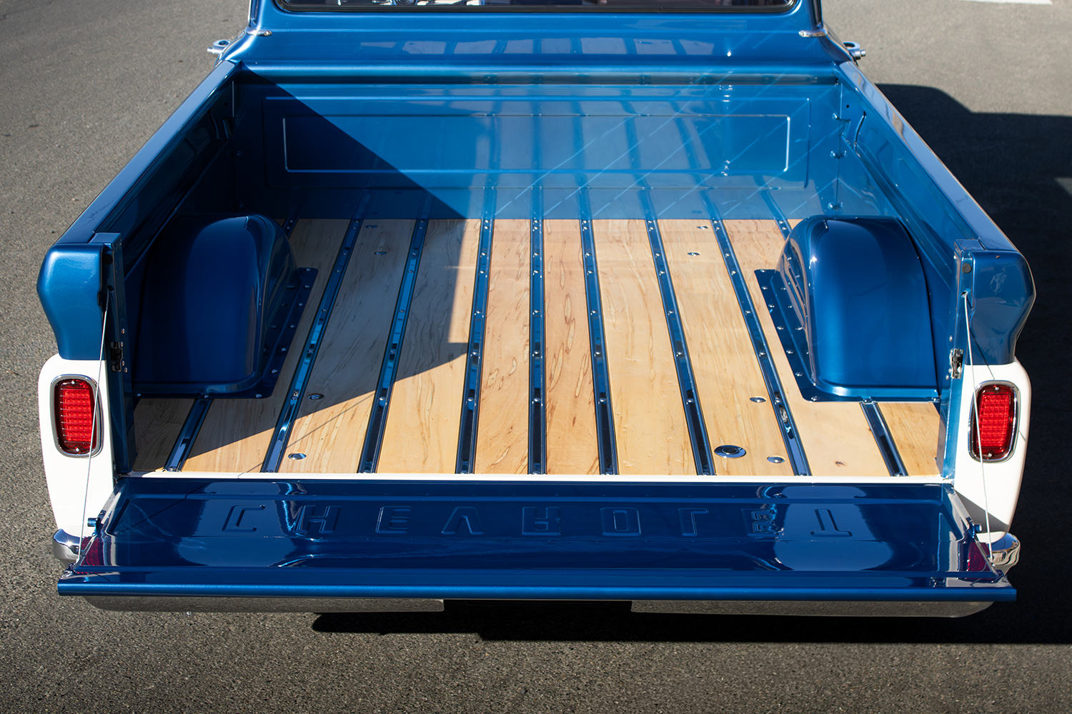 61 apache custom bed floor