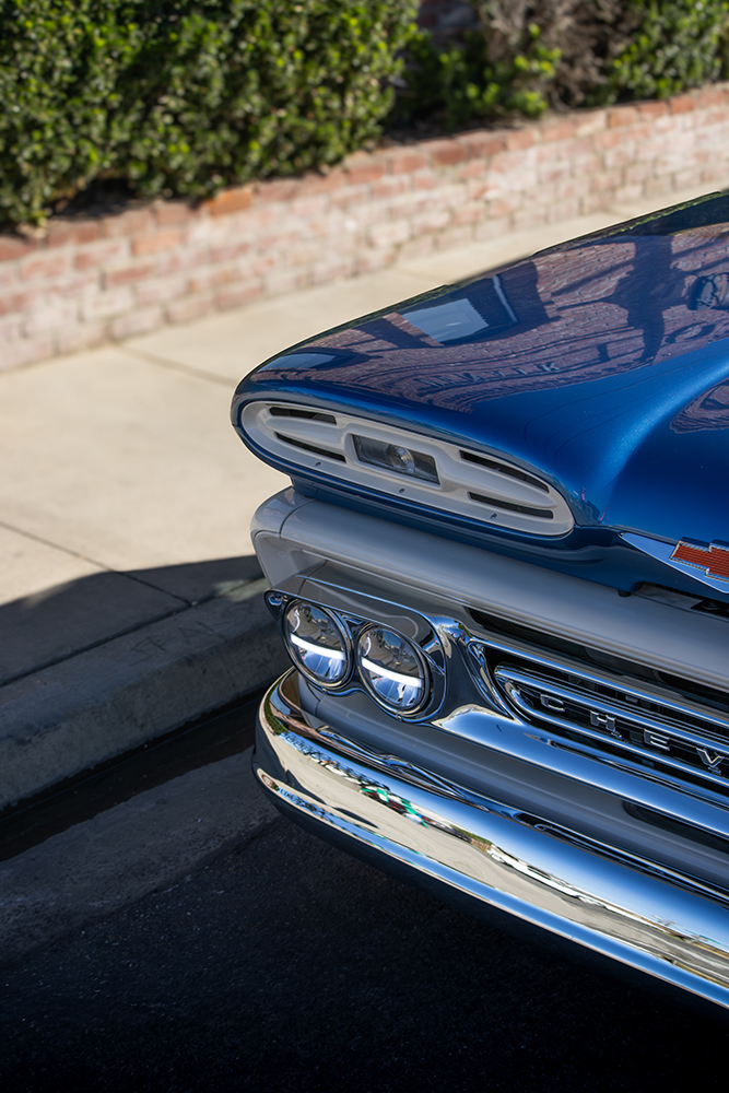 hood detail 61 apache