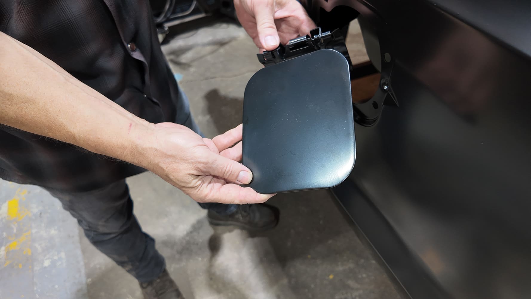 pickup bed fuel filler door installation black replacement gas cap cover