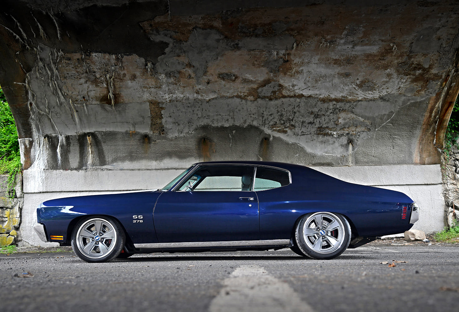 Chevrolet Chevelle SS 396 blue pro touring side profile lowered stance custom wheels