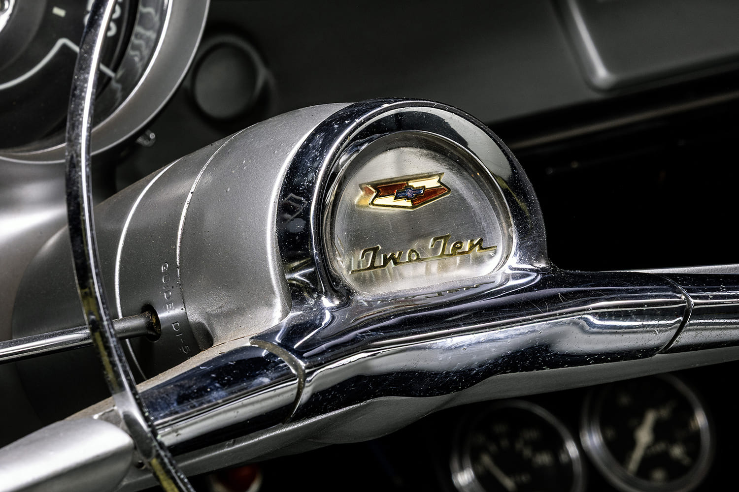 1957 chevy 210 steering wheel horn ring chevrolet emblem classic 1950s interior chrome detail