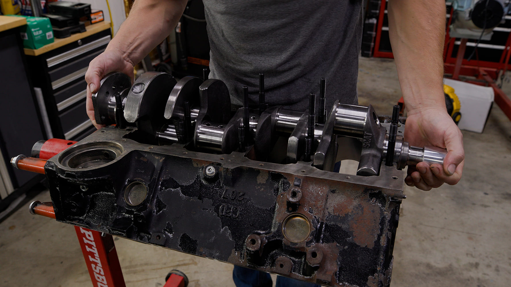 small block chevy v8 crankshaft installation engine block rebuild performance rotating assembly