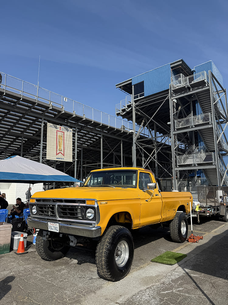 1978 Ford F 250 lifted 4x4 yellow classic pickup truck off road build car show display