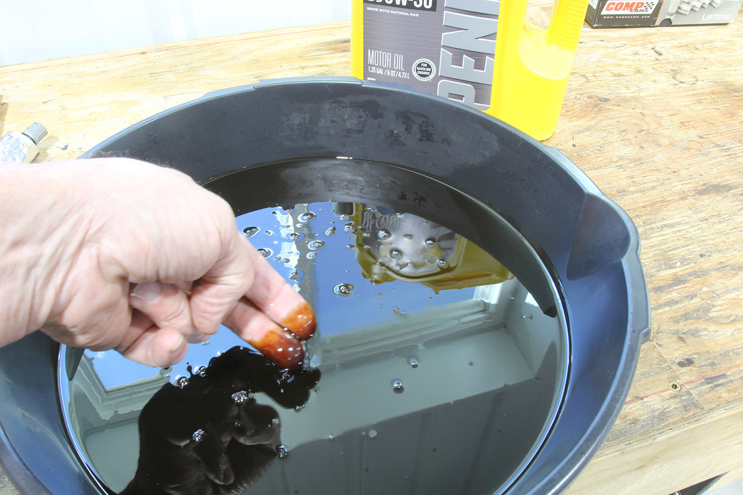 engine oil can smell like fuel if a carb is tuned rich