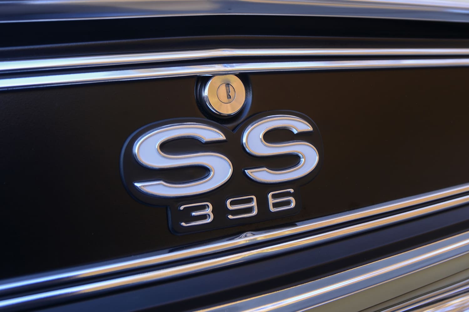 011 1967 Chevrolet Chevelle SS 396 trunk badge blacked out panel chrome trim detail
