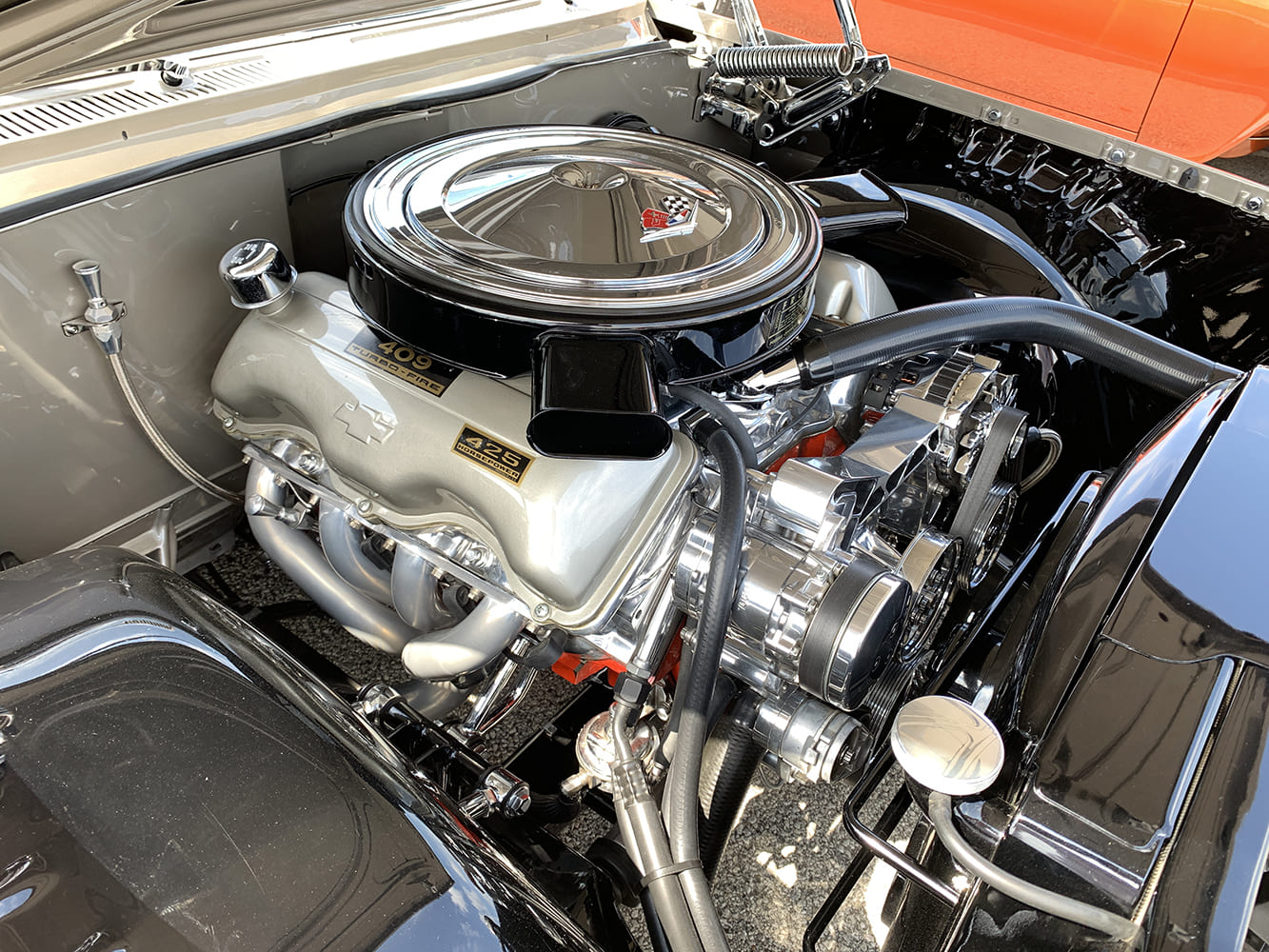 1963 Chevrolet Impala 409 engine bay classic big block V8 show car detail